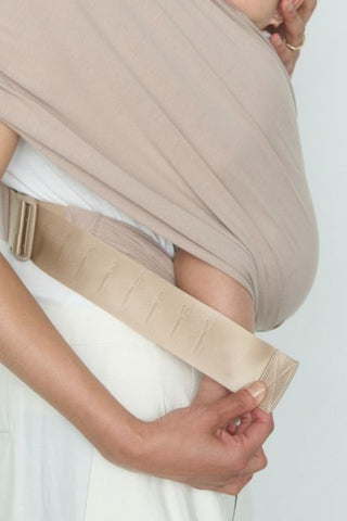 コニー抱っこ紐FLEX SoftBreeze™(サイズ調節可能 / ヘッドサポート付き 旧:Elastech™)