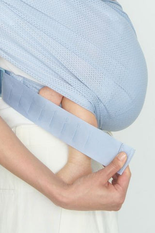 コニー抱っこ紐FLEX AirMesh™(サイズ調節可能 / ヘッドサポート付き)