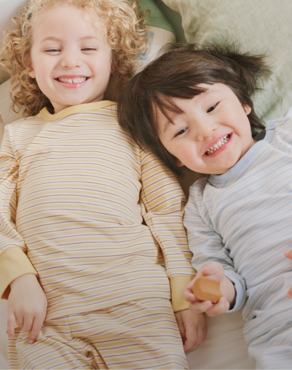 コニー | Konny | 抱っこ紐からスタイ・ベビー服まで