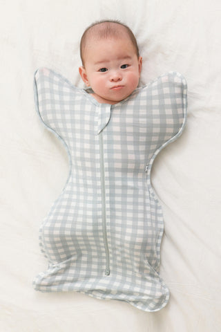 【9/11(金) お昼12時新作販売予定】Newborn モダールスワドルスーツ