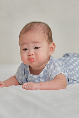 Newborn モダールスワドルスーツ