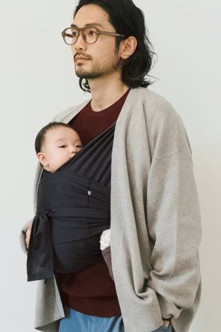 コニー抱っこ紐FLEX AirMesh™（サイズ調節可能 / ヘッドサポート付き）